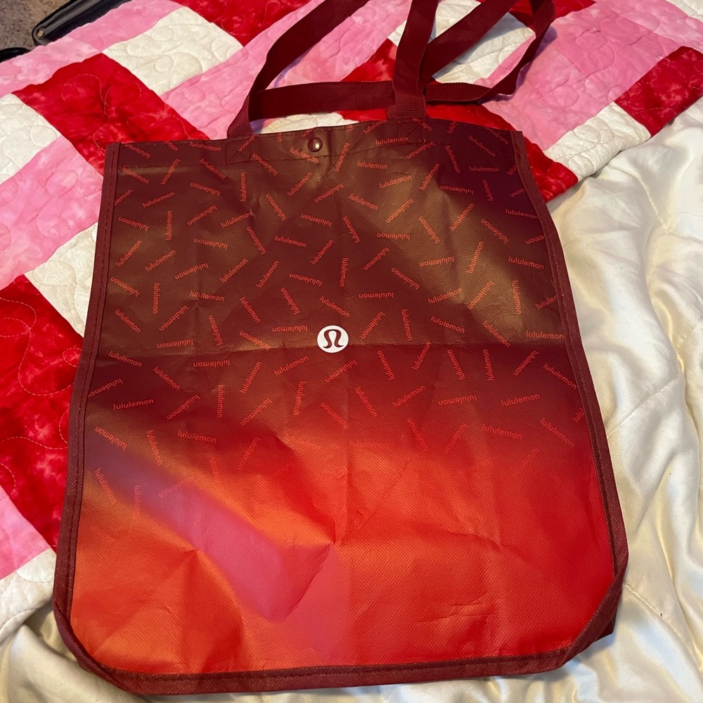 Lululemon 2L bag